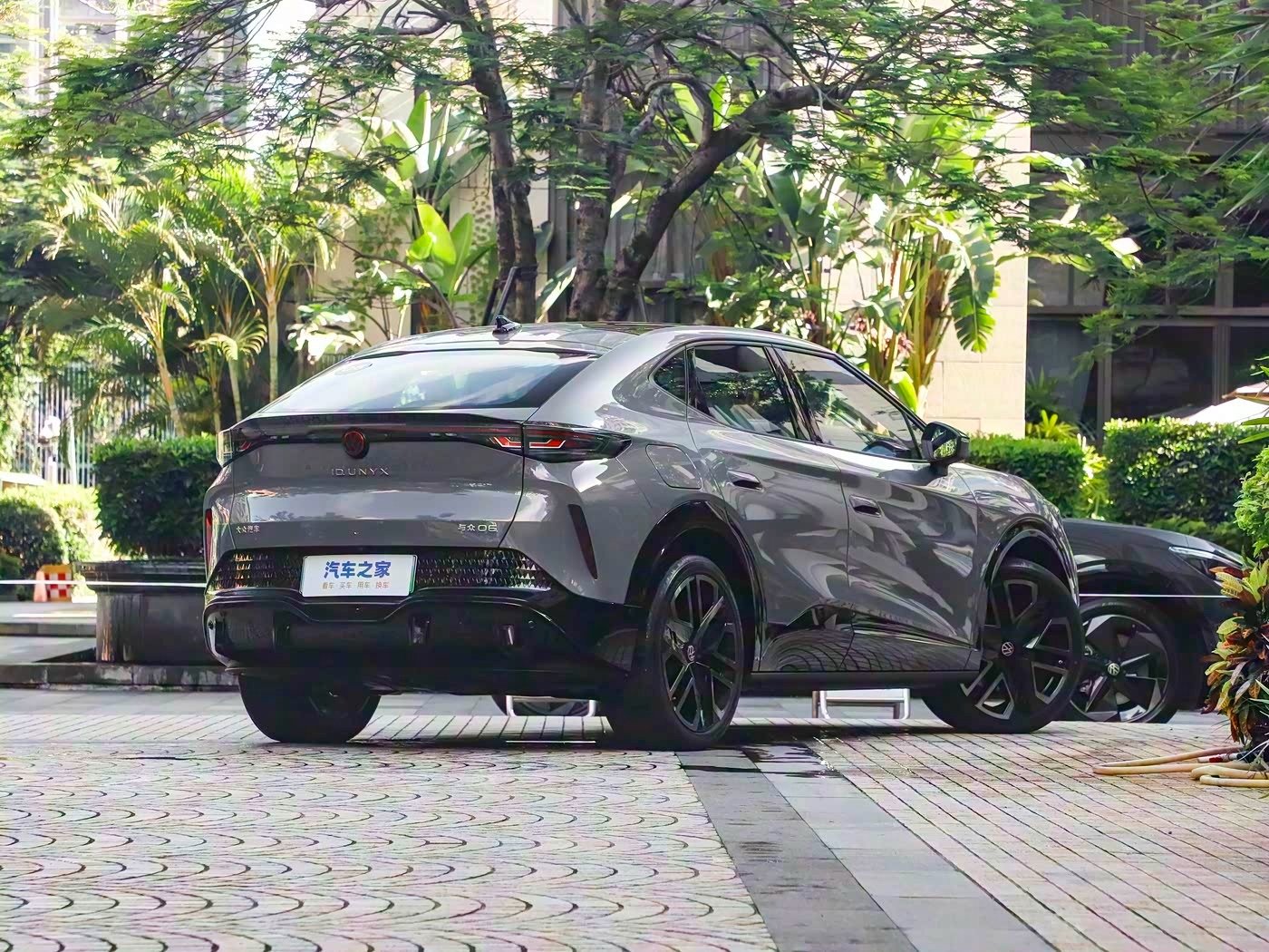 2025 Volkswagen ID.UNYX 06